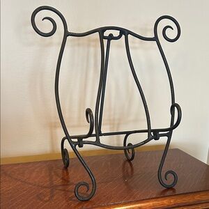 Black Wrought Iron Easel Stand